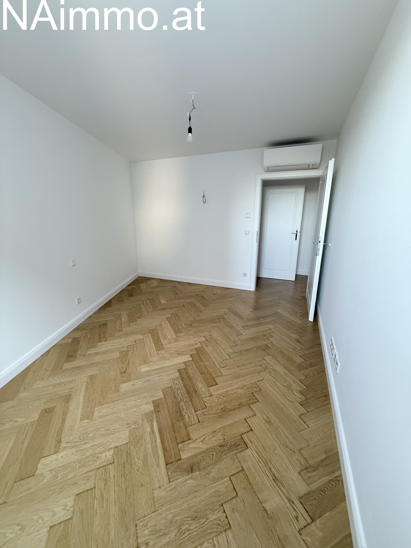 Neu errichtete DG Wohnung, Klima, große Terrasse, toller Blick