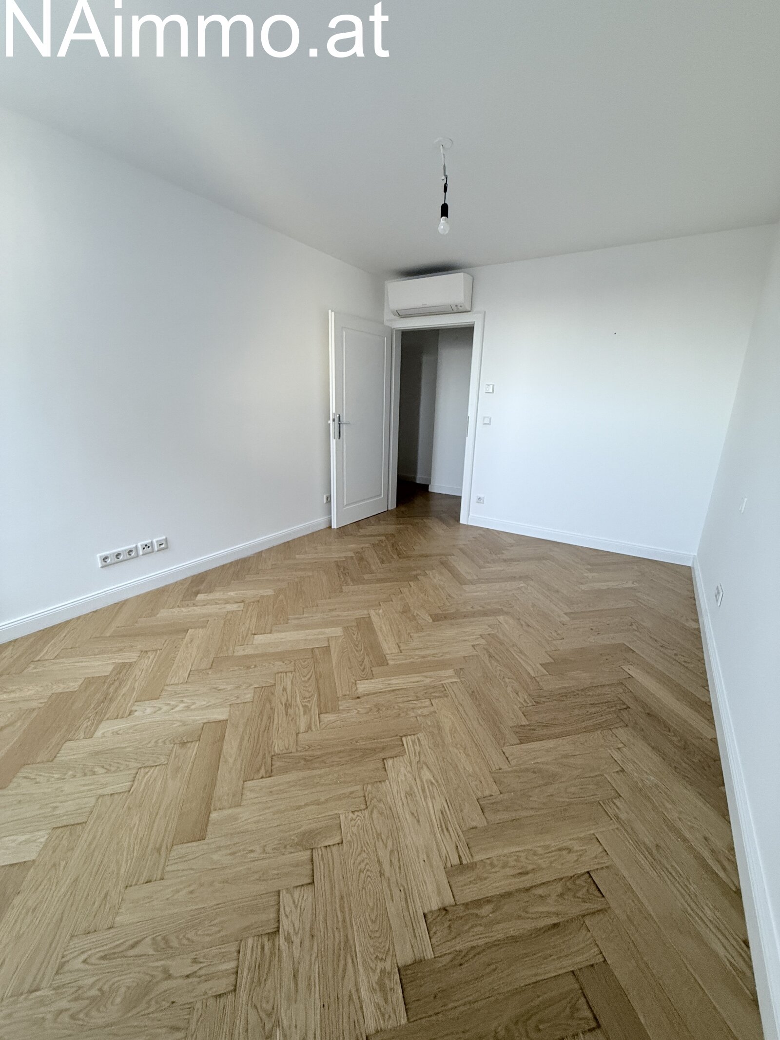 Neu errichtete DG Wohnung, Klima, große Terrasse, toller Blick