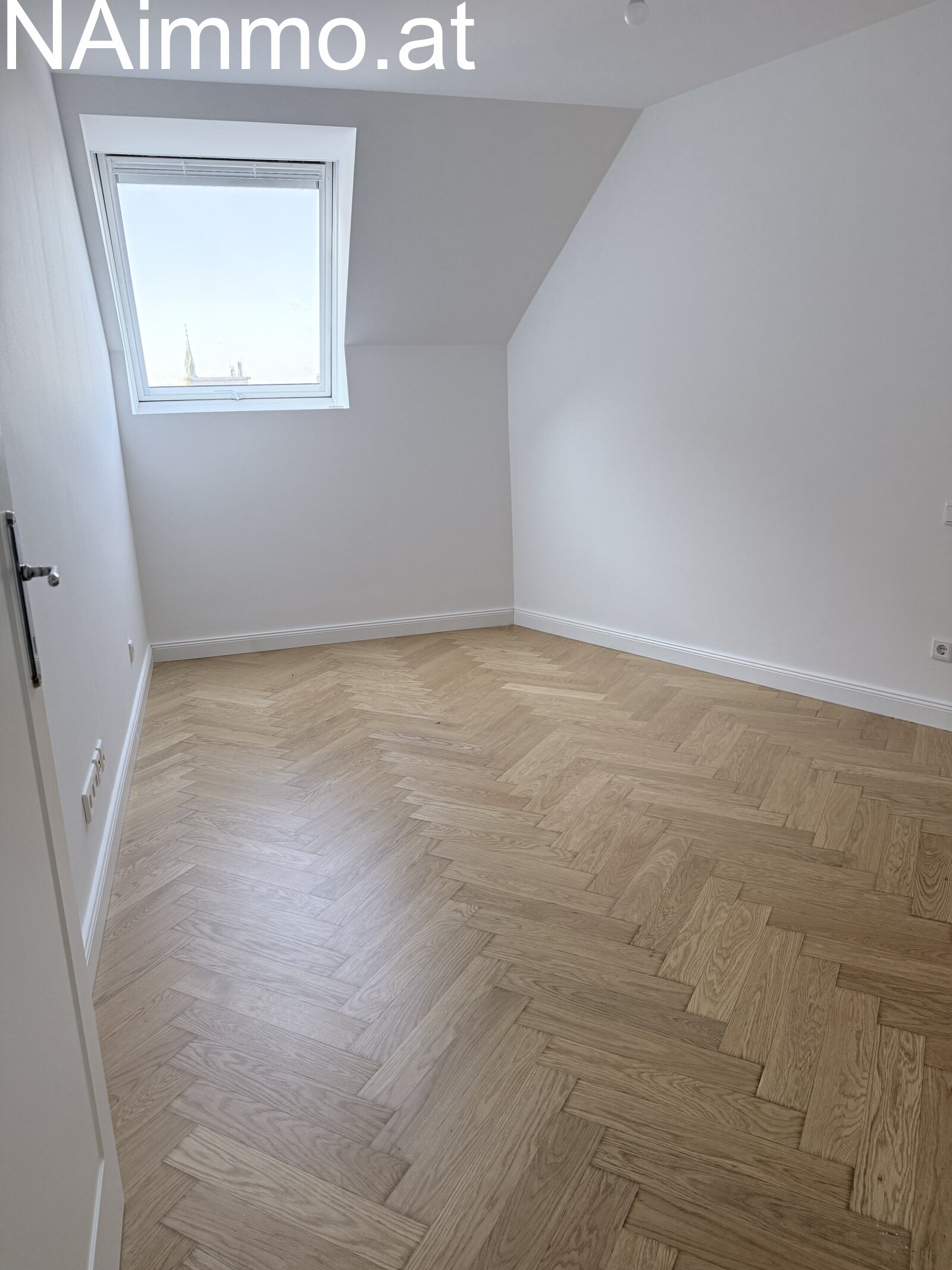 Neu errichtete DG Wohnung, Klima, große Terrasse, toller Blick