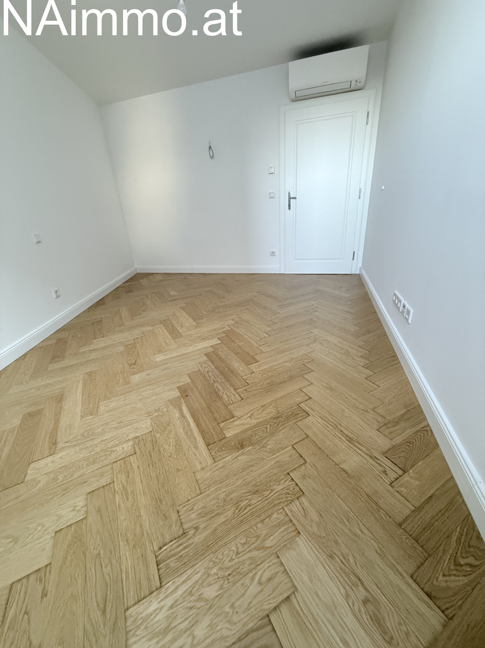 Neu errichtete DG Wohnung, Klima, große Terrasse, toller Blick