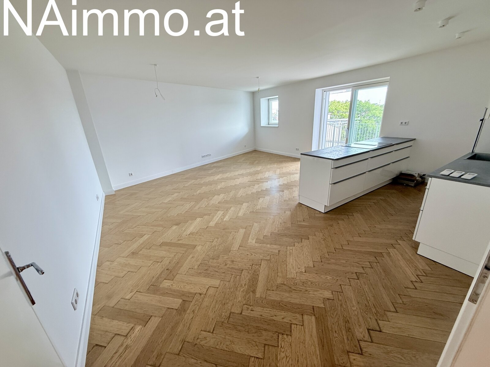 Neu errichtete DG Wohnung, Klima, große Terrasse, toller Blick 